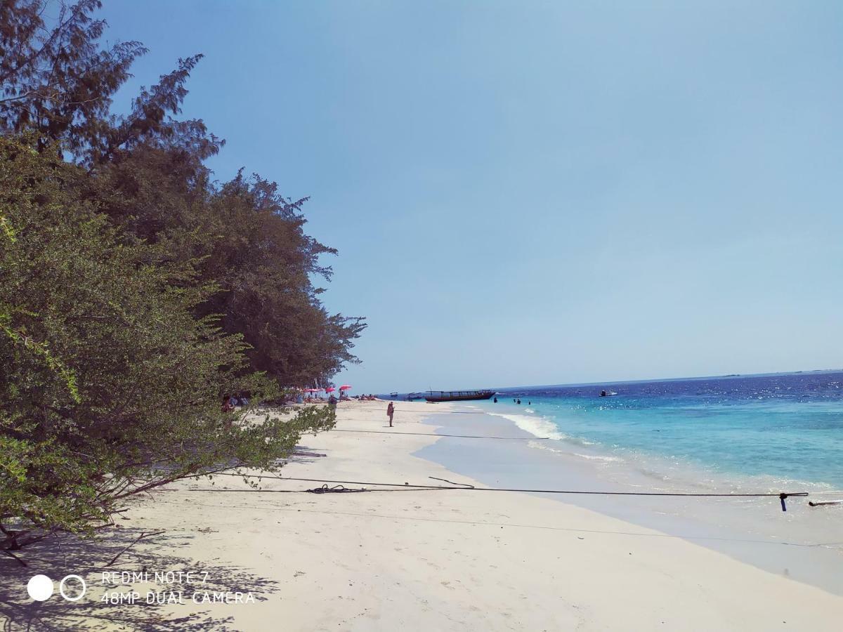 Kusuka Bungalow Quần đảo Gili Ngoại thất bức ảnh